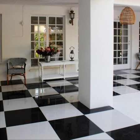 La Belle Guest House Bloemfontein Dış mekan fotoğraf