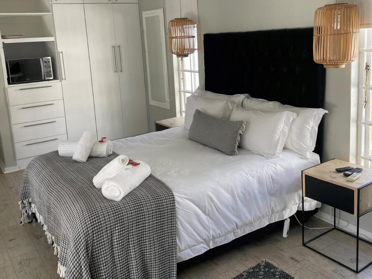 La Belle Guest House Bloemfontein Oda fotoğraf