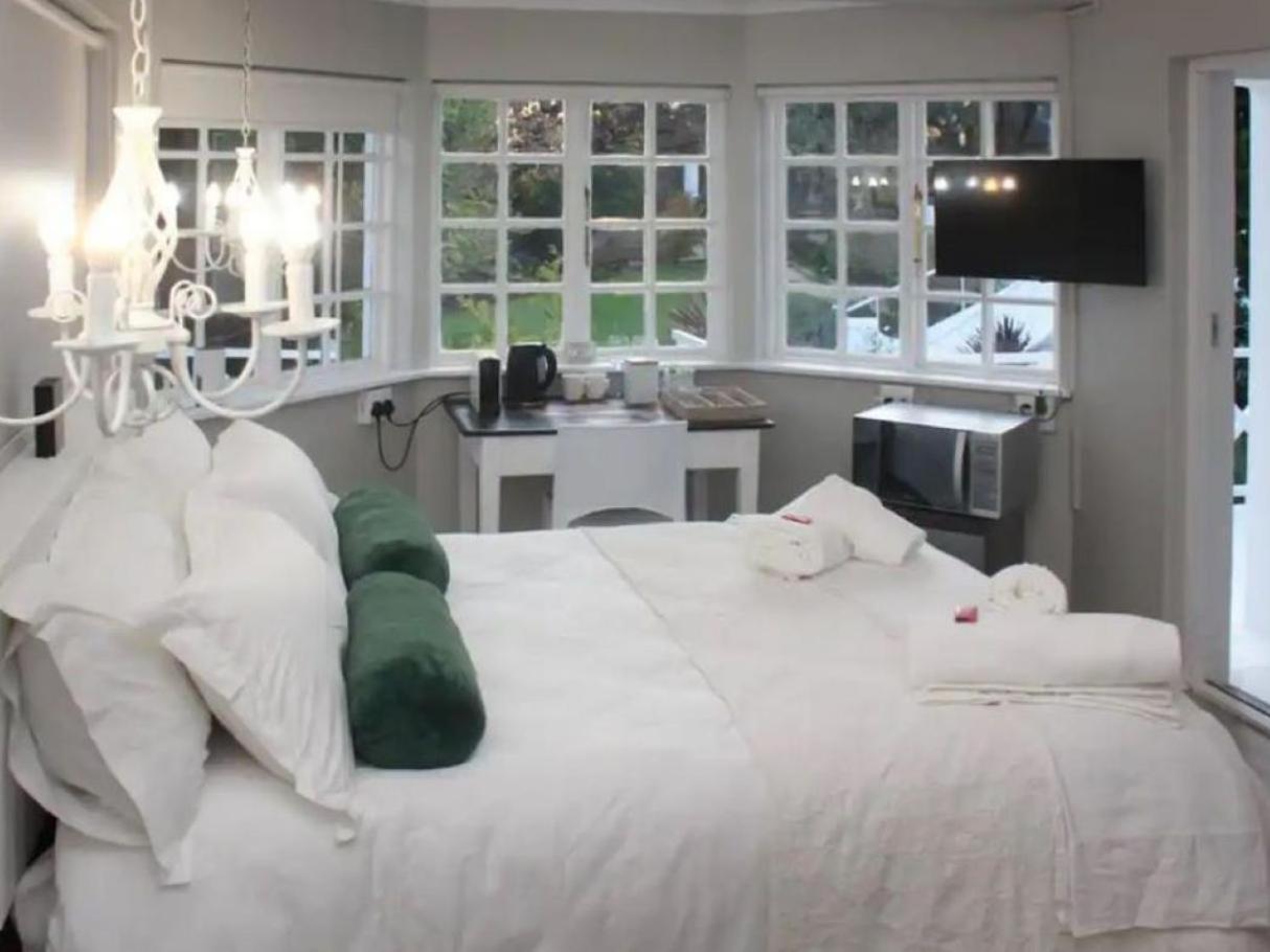 La Belle Guest House Bloemfontein Dış mekan fotoğraf